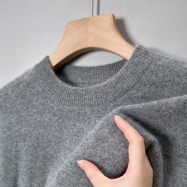 Autumn and winter new round neck sweater men's casual solid color inner warm base sweater sweater men's clothing-1